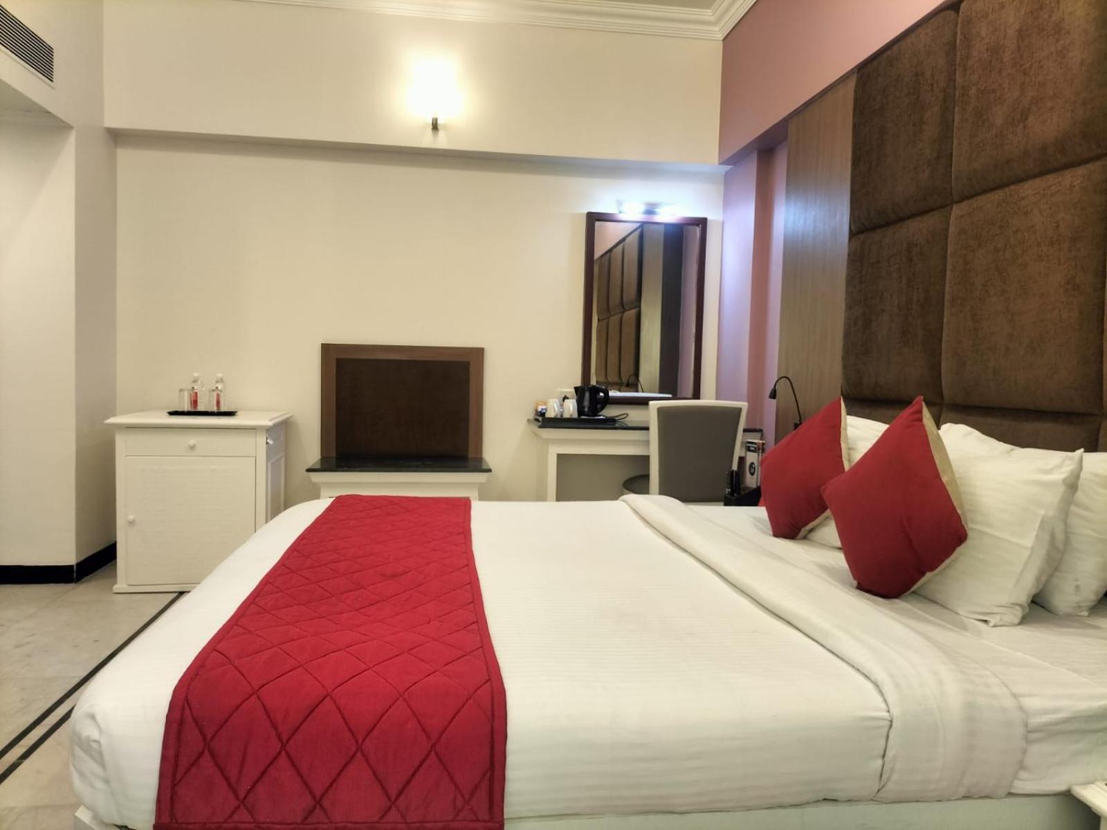 Zip By Spree Hotels Surabi International Vellore Ngoại thất bức ảnh